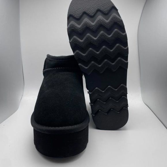 CUSHIONAIRE Women's COZY Genuine Suede pull on platform boot BLACK 8.5W - Picture 6 of 6